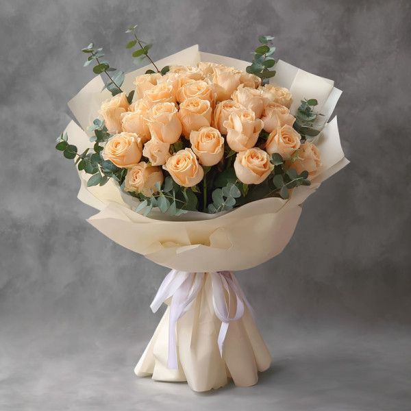 The Soft Elegance of Champagne Roses